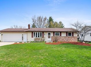 1518 Lindale Ln, Green Bay, WI 54313