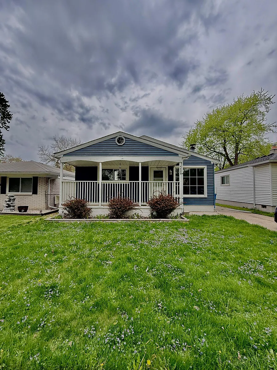 Photo 1 of 14 - 4428 Bedford St - Dearborn Heights, MI Primary Photo - 4428 Bedford St