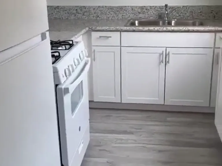 1343 N Sierra Bonita Ave #10 — Photo 14