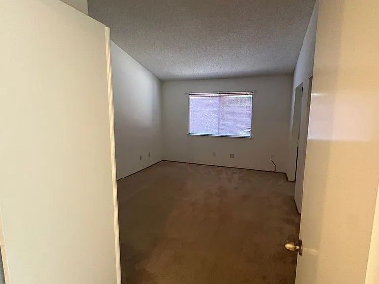 4509 Wrenford Way — Photo 10