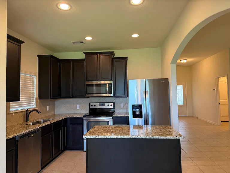 21102 Echo Manor Dr — Photo 2