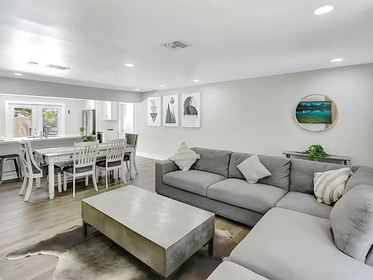 2809 NW 7th Ave — Photo 4