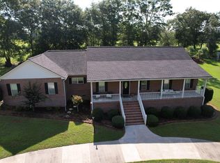 224 Horseshoe Dr, Moultrie, GA 31788