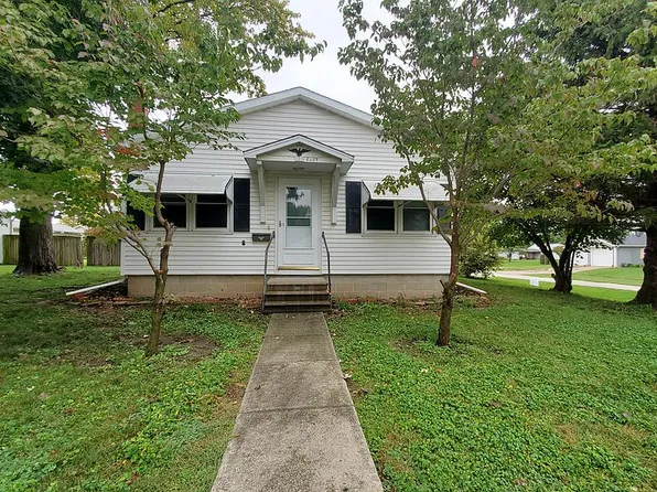 109 E Church St, Pleasant Plains, IL 62677