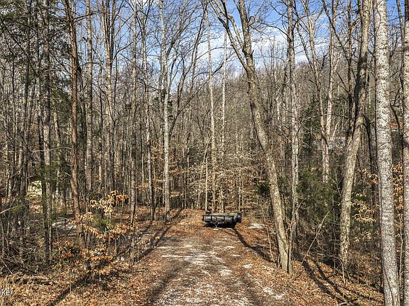 2nd image of 2370 Robbin Ln