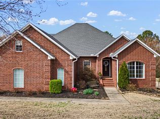 307 Autumnwood Dr, Russellville, AR 72802