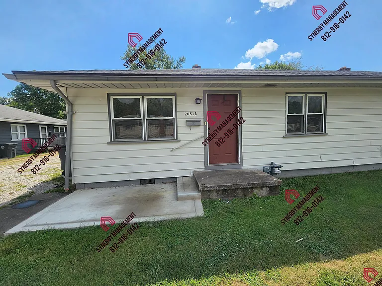 2051 Covert Ave #B — Photo 1