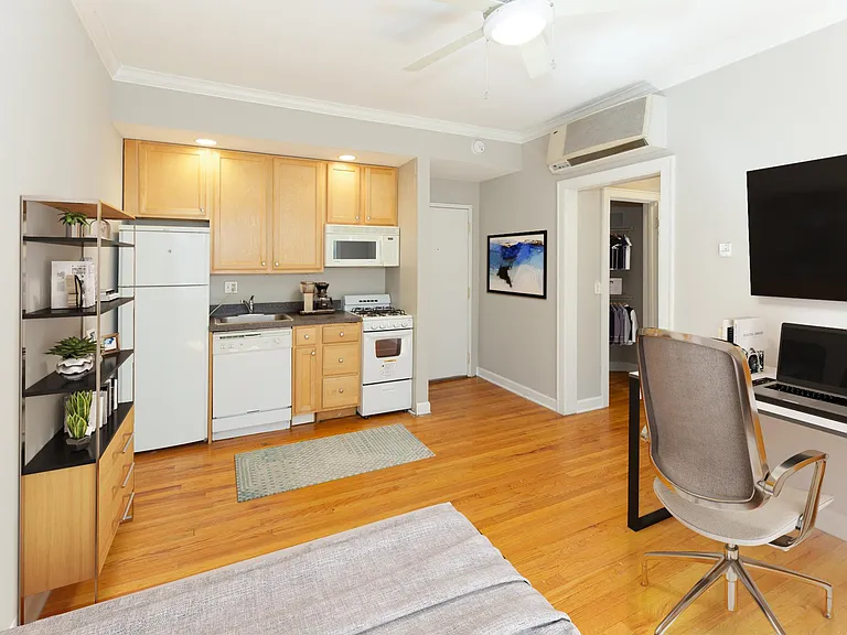 1215 W. Diversey — Photo 10