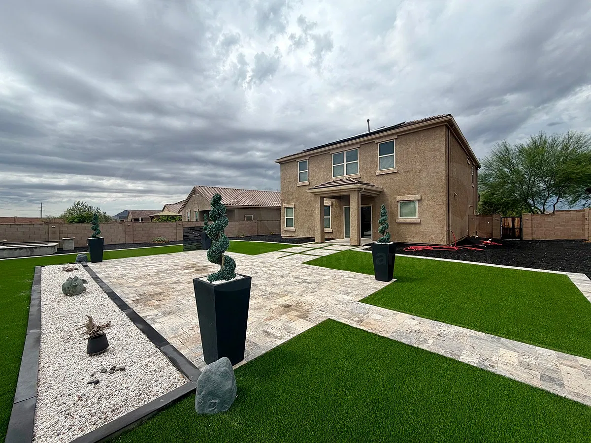 4 bed, 2.5 bath, 2645 sqft, $2,500 — Photo 2
