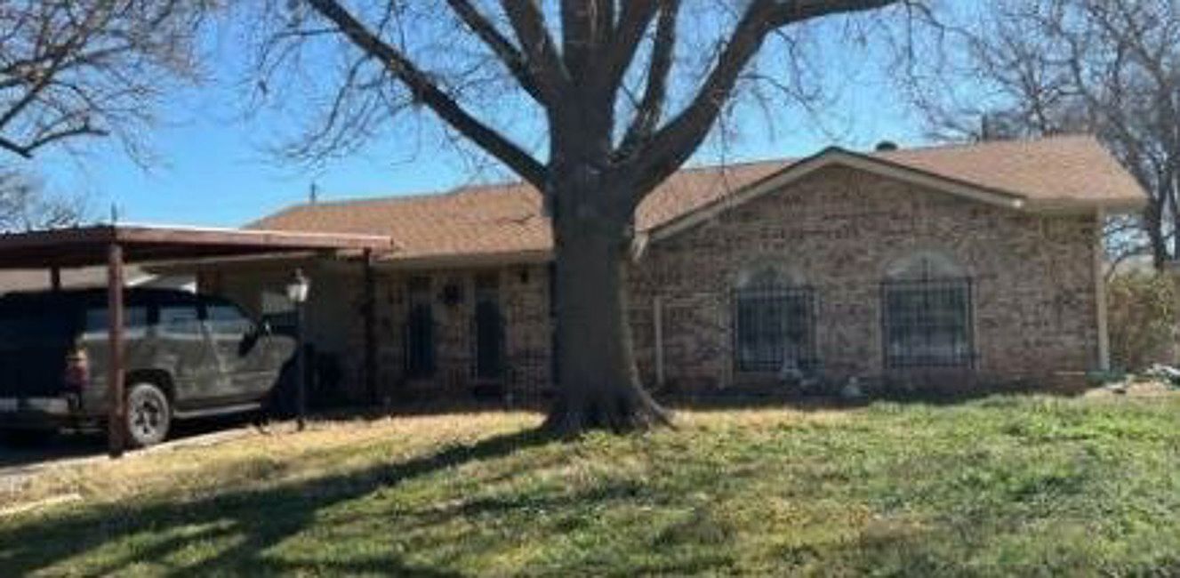913 Foley Ave, Iowa Park, TX 76367 Zillow