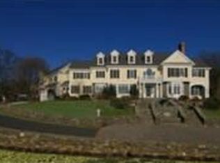 24 Snows Hill Ln, Dover, MA 02030