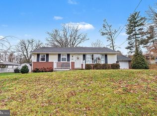 405 Spring Dr, Millersville, PA 17551