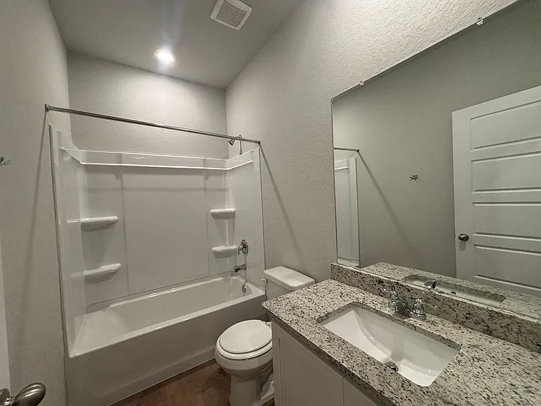 240 Nespral Dr — Photo 22