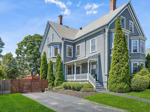 150 Trenton St Unit 150, Melrose, MA 02176