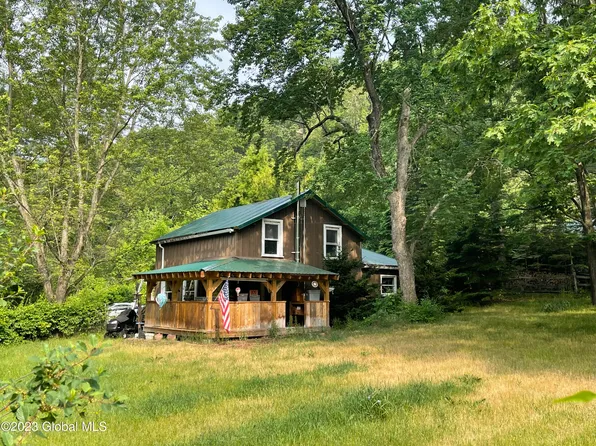 38 Richardson Street, Queensbury, NY 12804