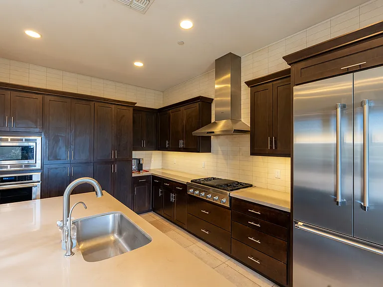 3881 Highpointe Ct — Photo 3