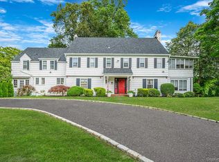 5 Kohlsaat Ct, Smithtown, NY 11787