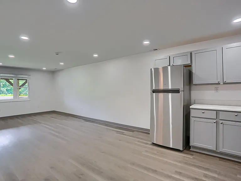 124 Kathleen Dr #2 — Photo 23