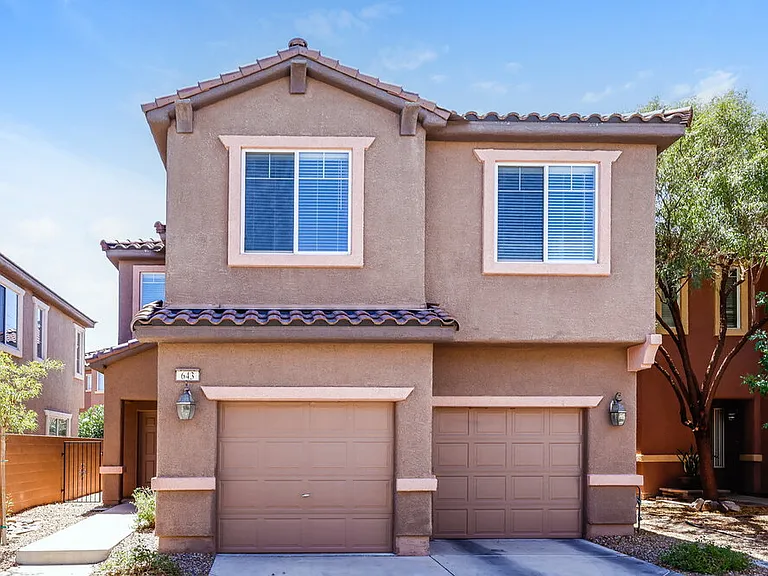 643 Calamus Palm Pl — Photo 1