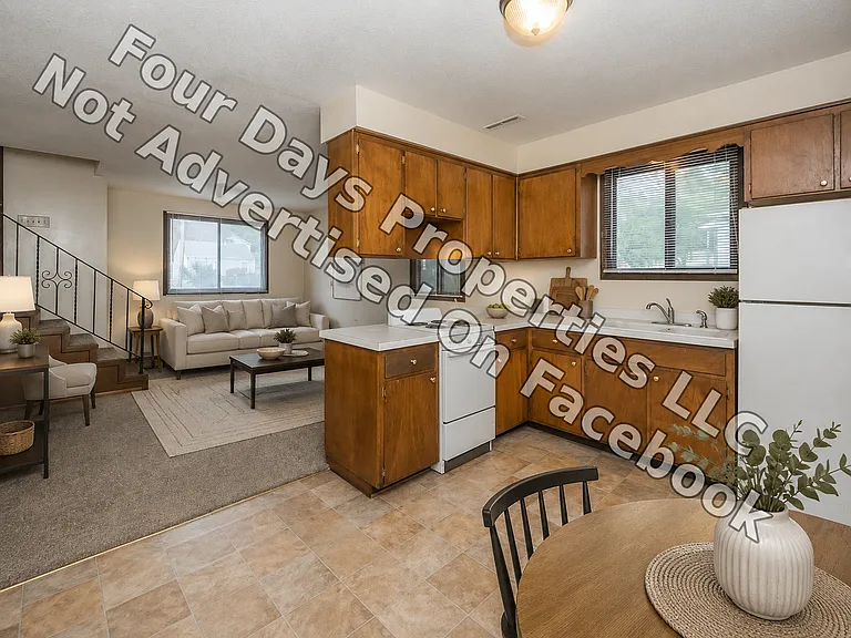 4421 S Union St — Photo 4