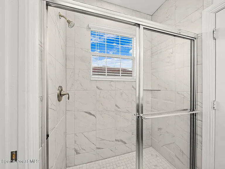 1800 Noel Pl #101 — Photo 33
