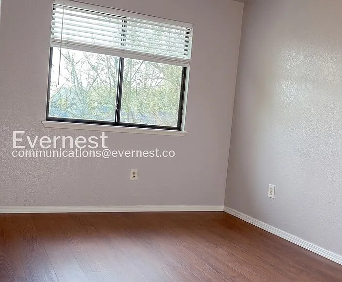 1033 SW 148th St #3 — Photo 11