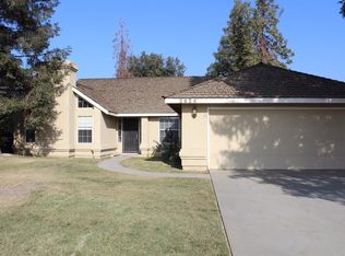 2924 E Pershing Ct, Visalia, CA 93292