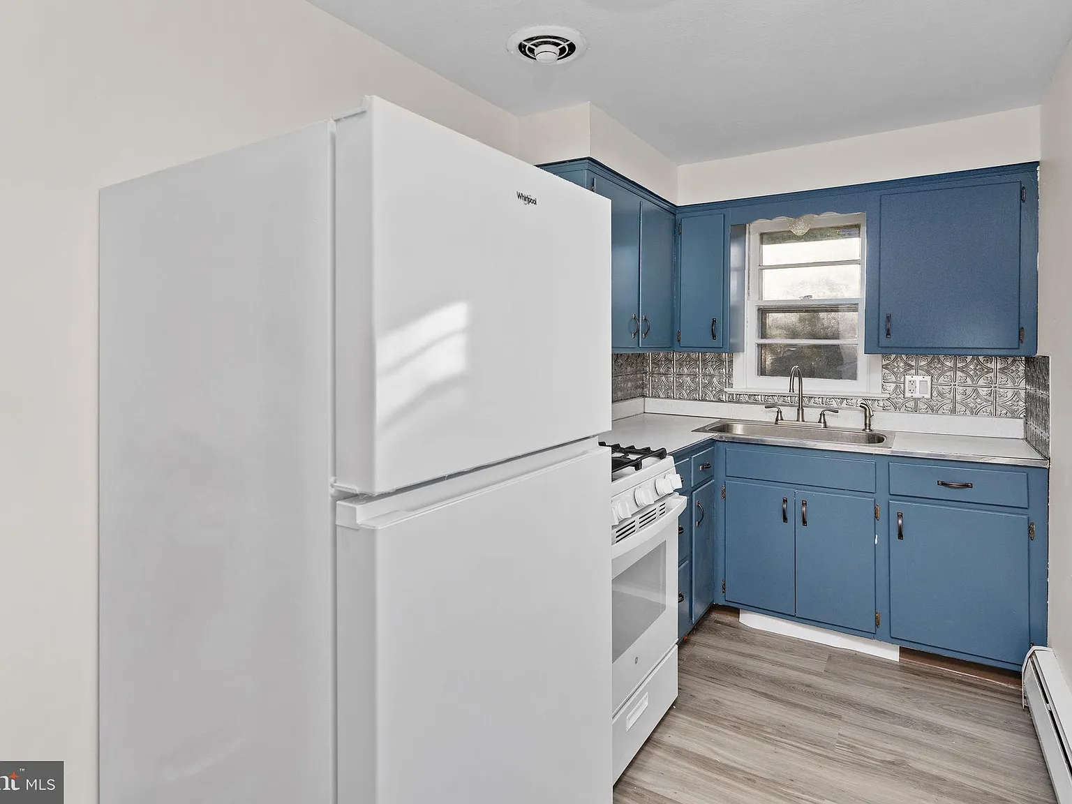 1 bed, 1.0 bath, 750 sqft, $1,750 — Photo 2