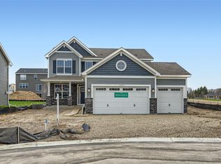 4698 Stable View Dr, Woodbury, MN 55129