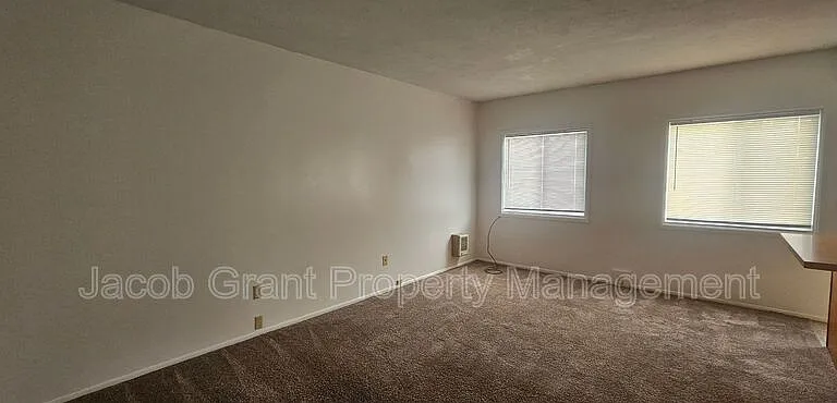 676 Memorial Dr #204 — Photo 7