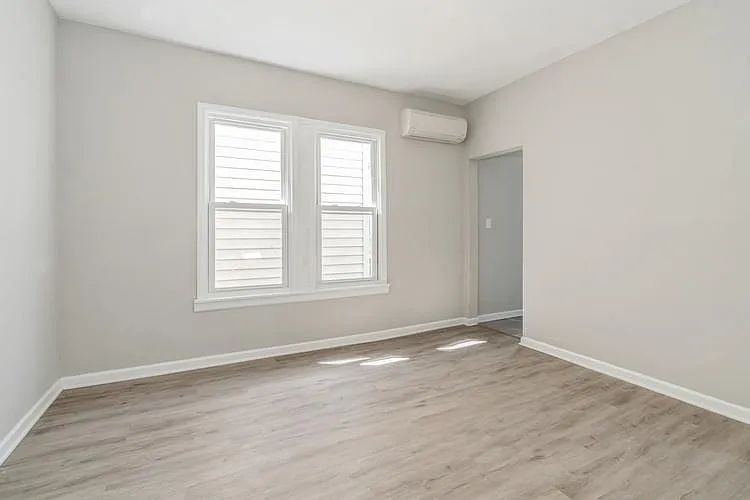 332 Woodside Ave #2 — Photo 4