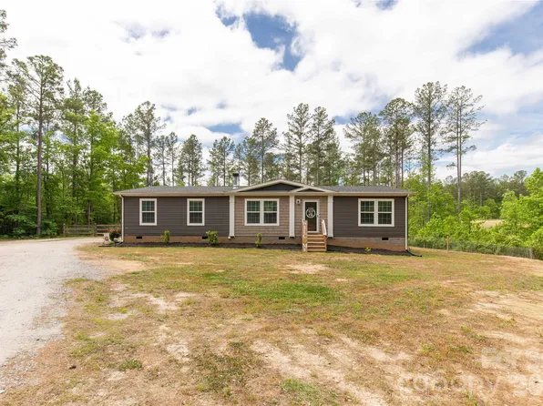 412 Mullinax Cir, Blacksburg, SC 29702