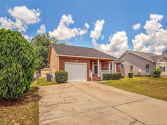 3rd image of 826 Marchbanks Pl
