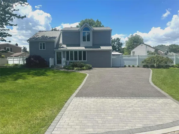 185 Adams Street, East Islip, NY 11730