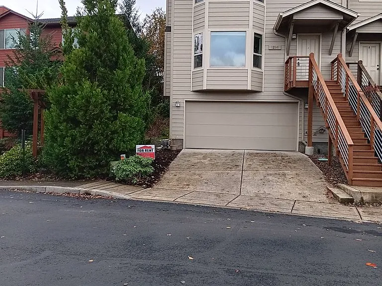 1296 Westbrook Dr NW — Photo 1