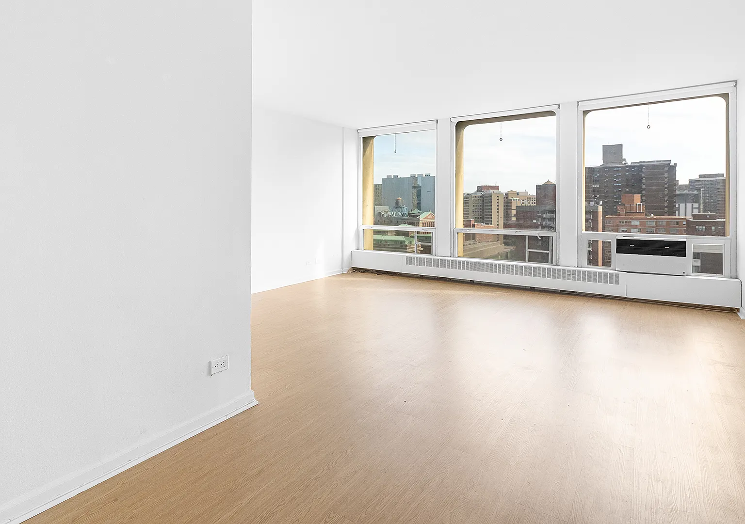 333 East 30th Street — Photo 4