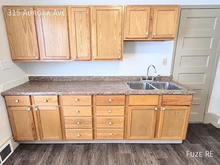 315 Aurora Ave — Photo 5