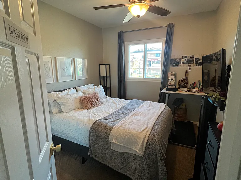 7527 Hazard Center Dr — Photo 16