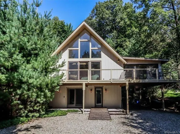 76 Valley Road, Westport, CT 06880