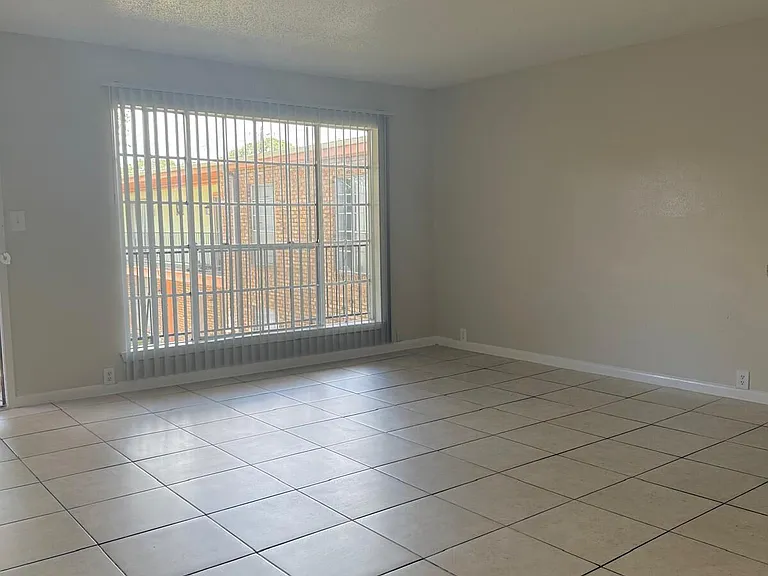 Southern Oaks Apartments — Photo 73