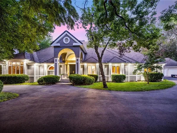 600 W Country Ln, Kansas City, MO 64114