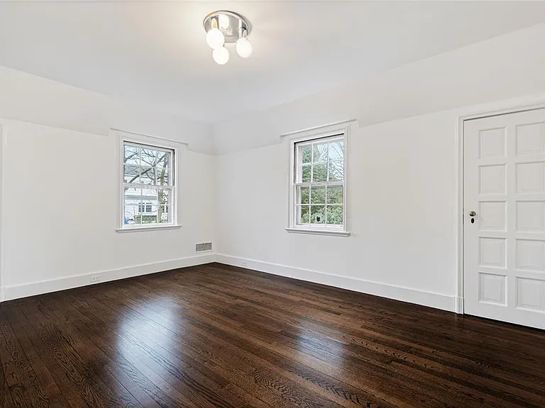 6 Fox Meadow Rd — Photo 10