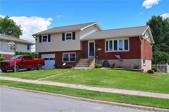 1st image of 3104 Easthill Dr