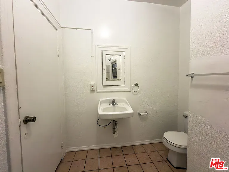 1675 W Martin Luther King Jr Blvd #5 — Photo 8