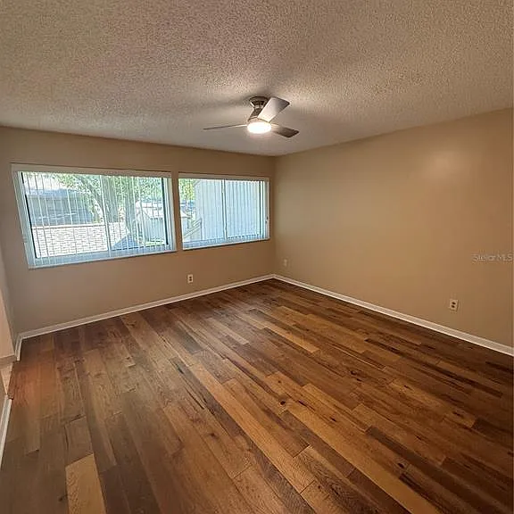 442 Meadowood Blvd — Photo 23