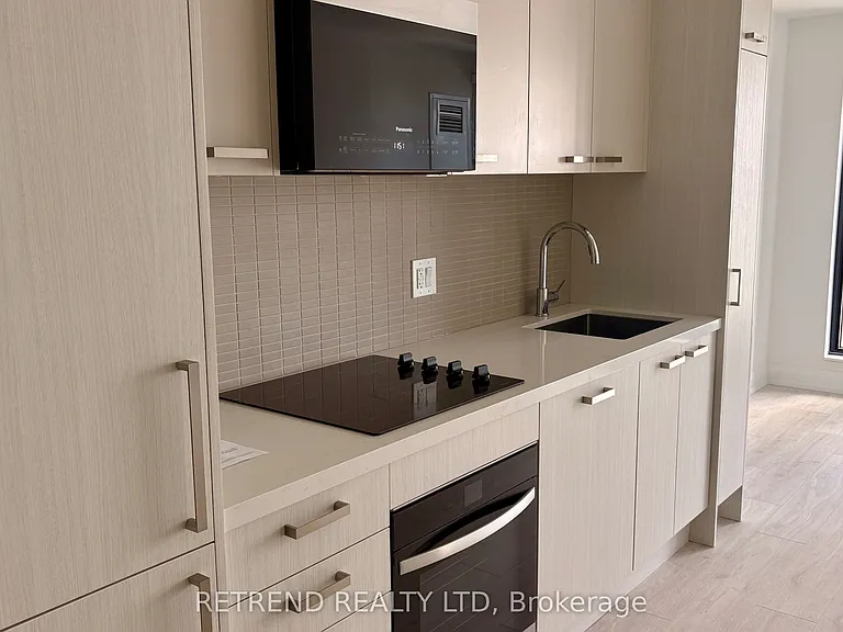 20 Soudan Ave #1110 — Photo 4