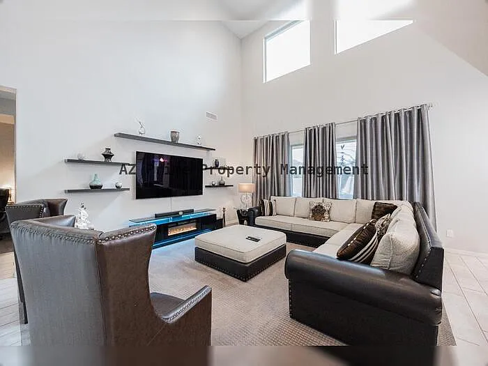 11777 S 51st Dr — Photo 5