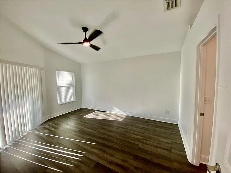 10264 Oak Crest Rd — Photo 13