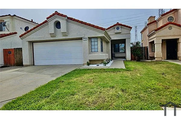 240 Case Dr photo 1
