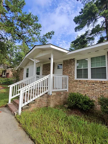 832 Newman St Photo 1
